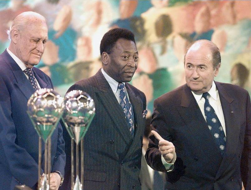 Nel 1995 in Brasile viene nominato dal presidente Cradoso ministro straordinario per lo Sport. In foto  con Joao Havelnage e Sepp Blatter, all’epoca rispettivamente presidente e segretario generale della Fifa 
